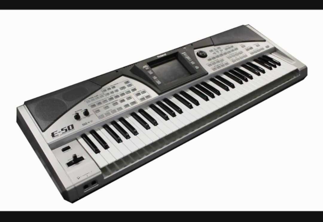 Teclado Roland E50