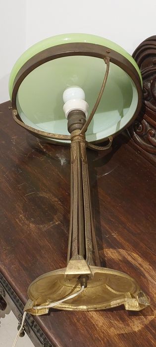 candeeiro Arte Nova em bronze, de mesa