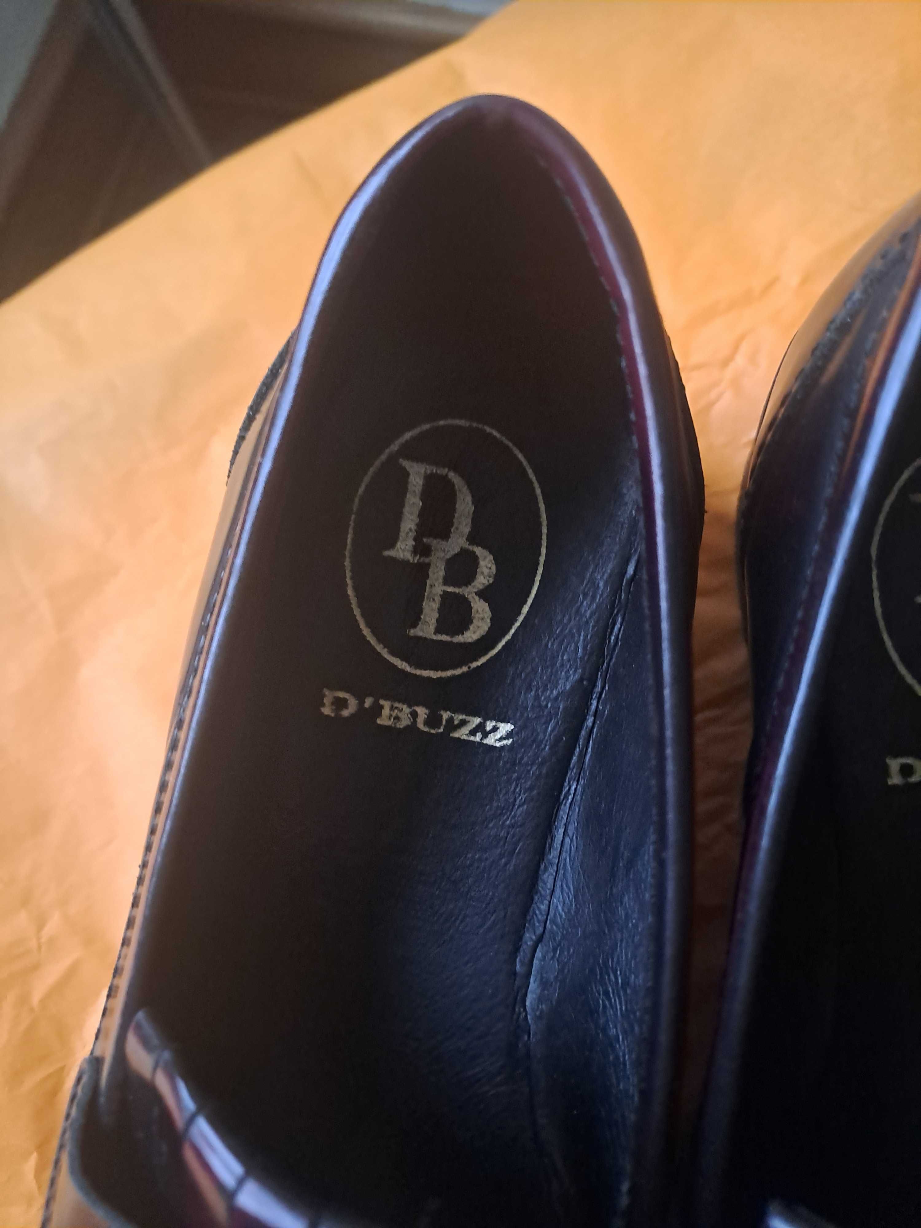 Mocassins castanho escuro em verniz