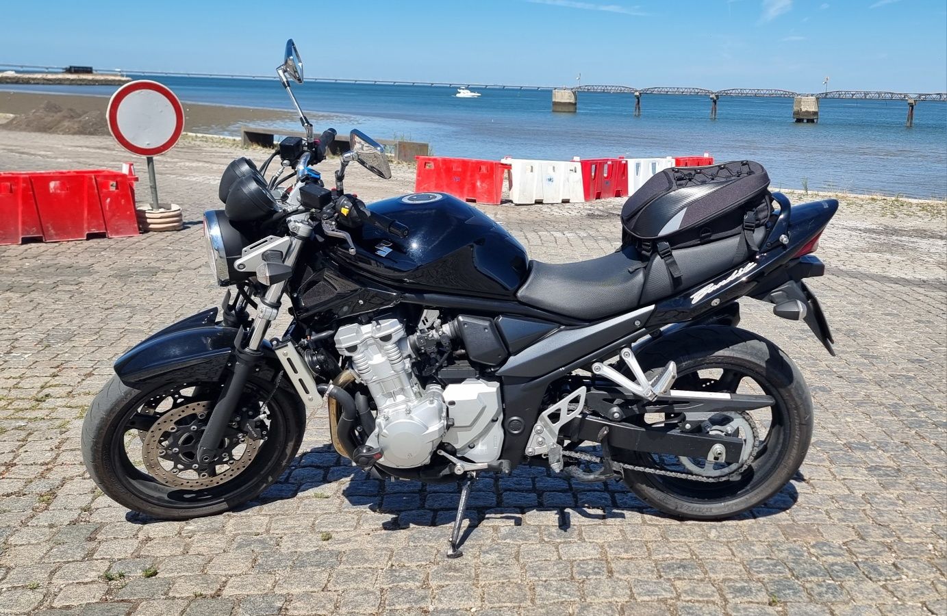 Suzuki Bandit 656