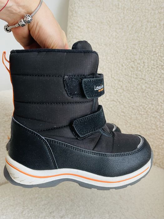 чоботи, черевики Lassie