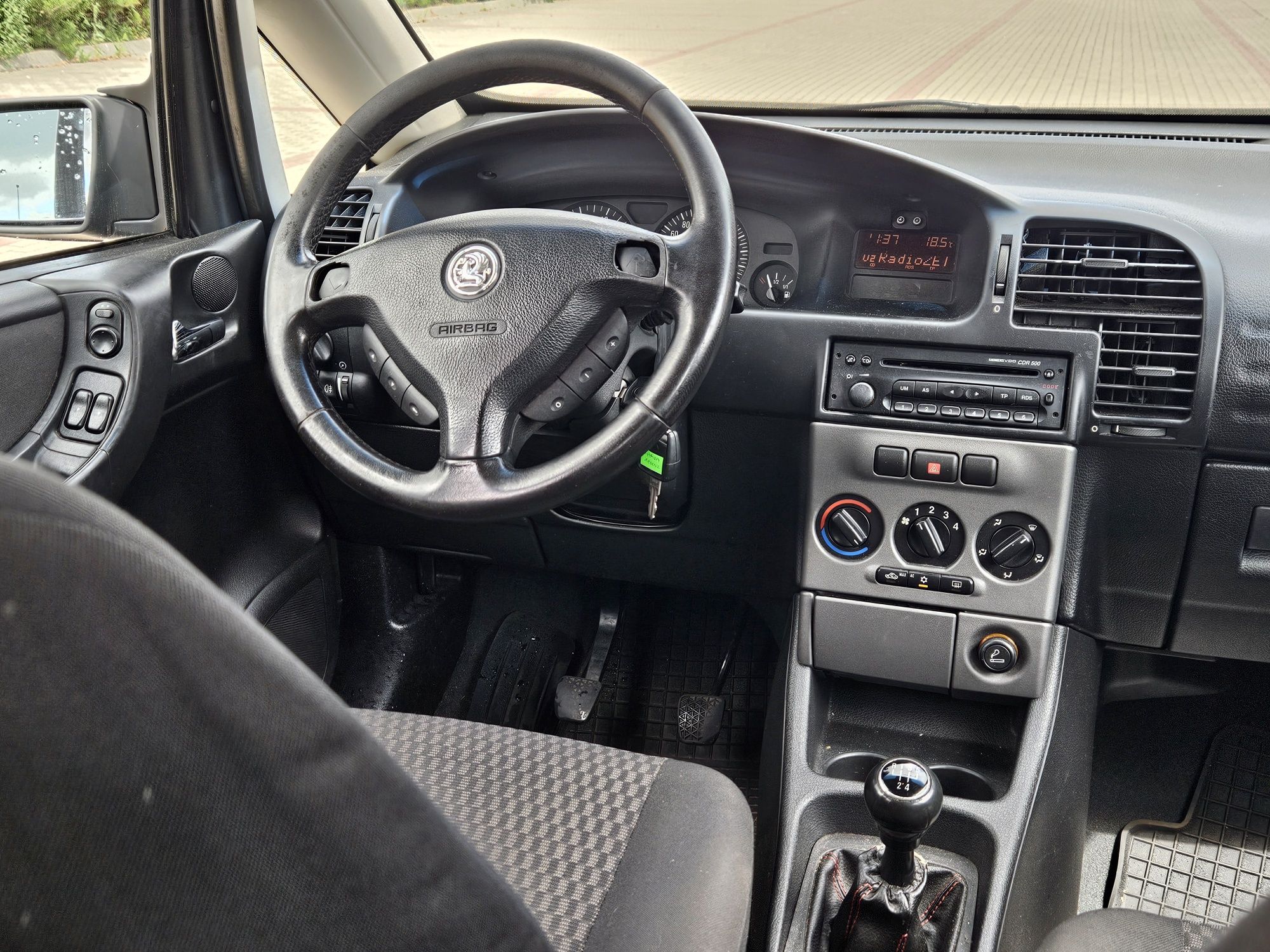 Opel Zafira rodzinny VAN