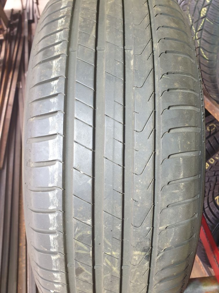 215/55R17 94V Pirelli Cinturato P7        L226/90C