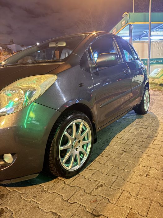 Продам таета ярис