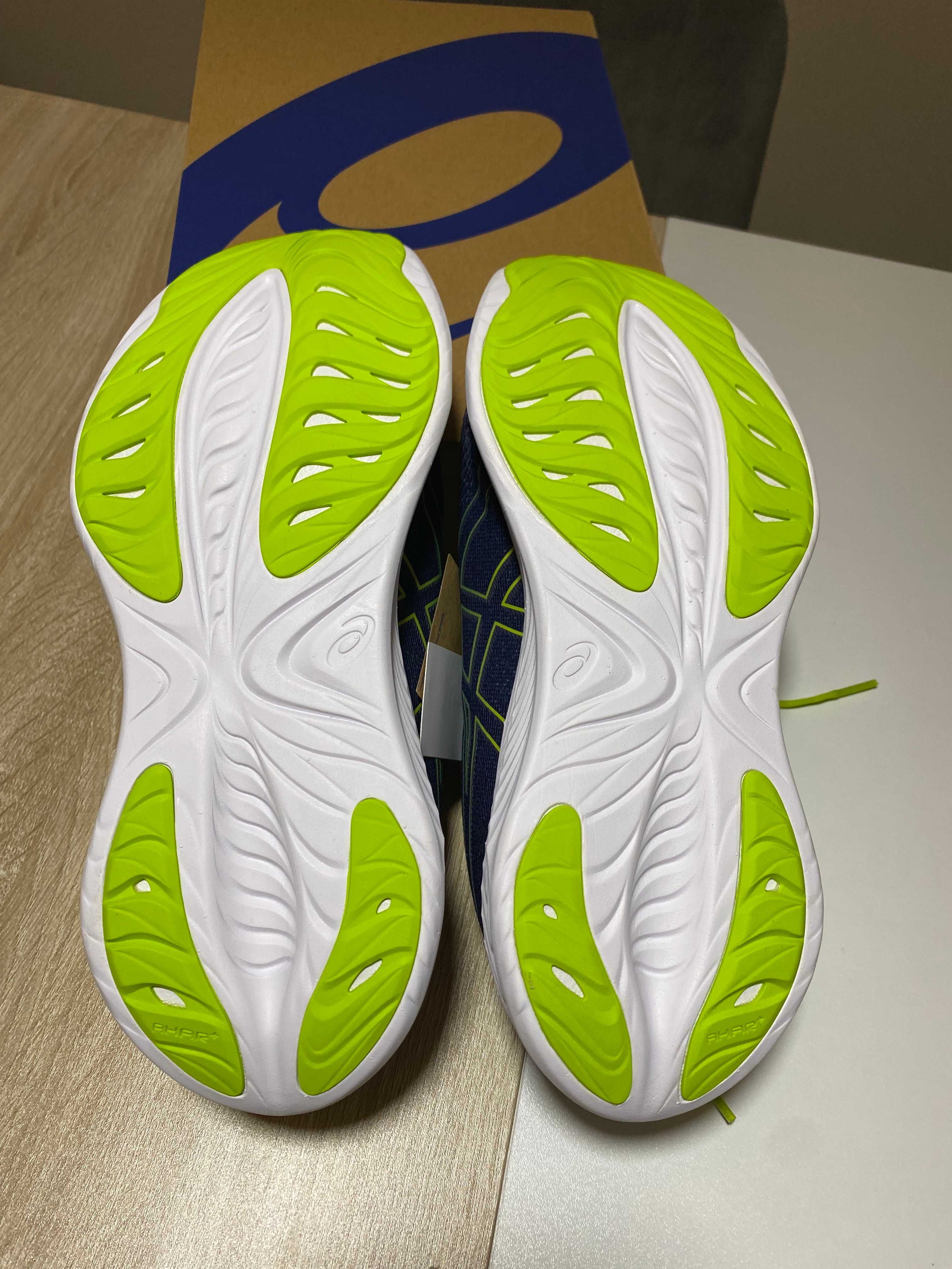 ASICS Gel Cumulus 25 - novas com etiqueta - tam 42