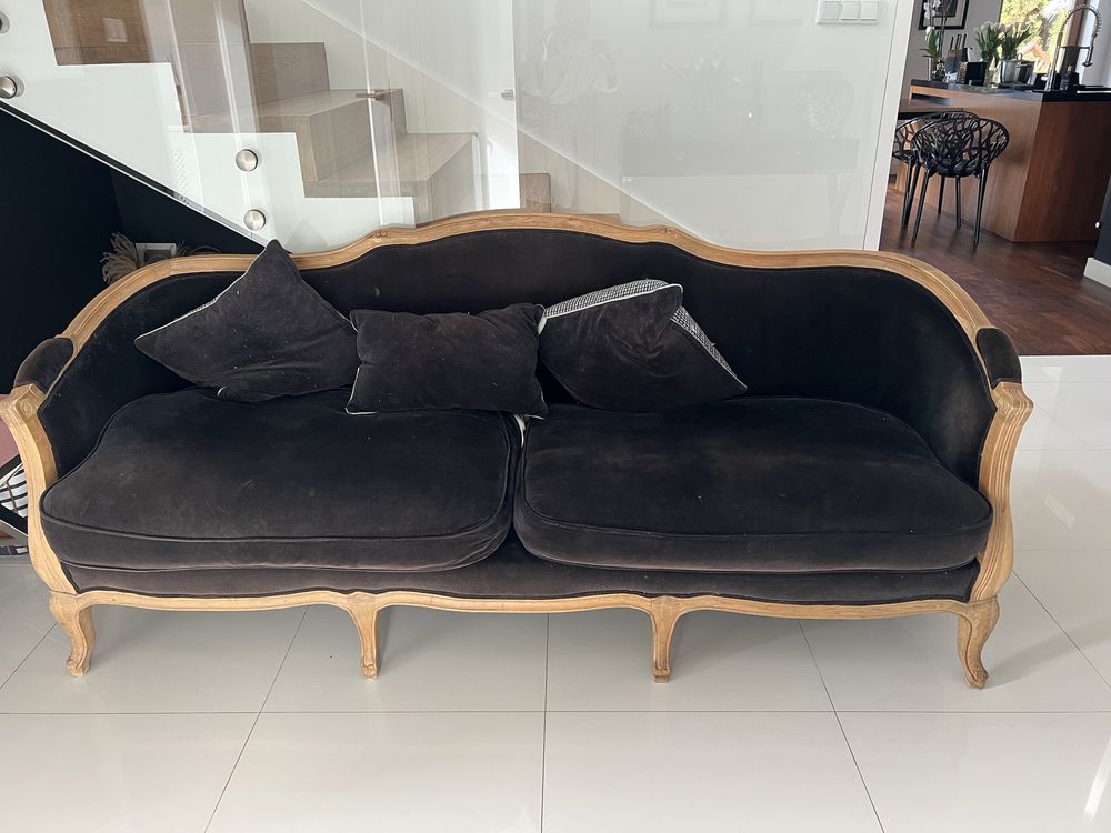 Piękna sofa Almi Decor w stylu Ludwik