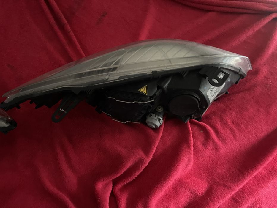 Farois bi-xenom direcionais