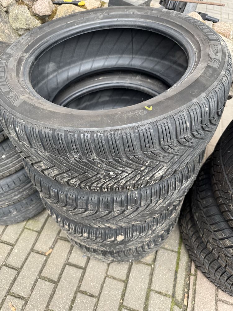 Komplet opon zimowych 225/50/17 MICHELIN Używane F-Vat