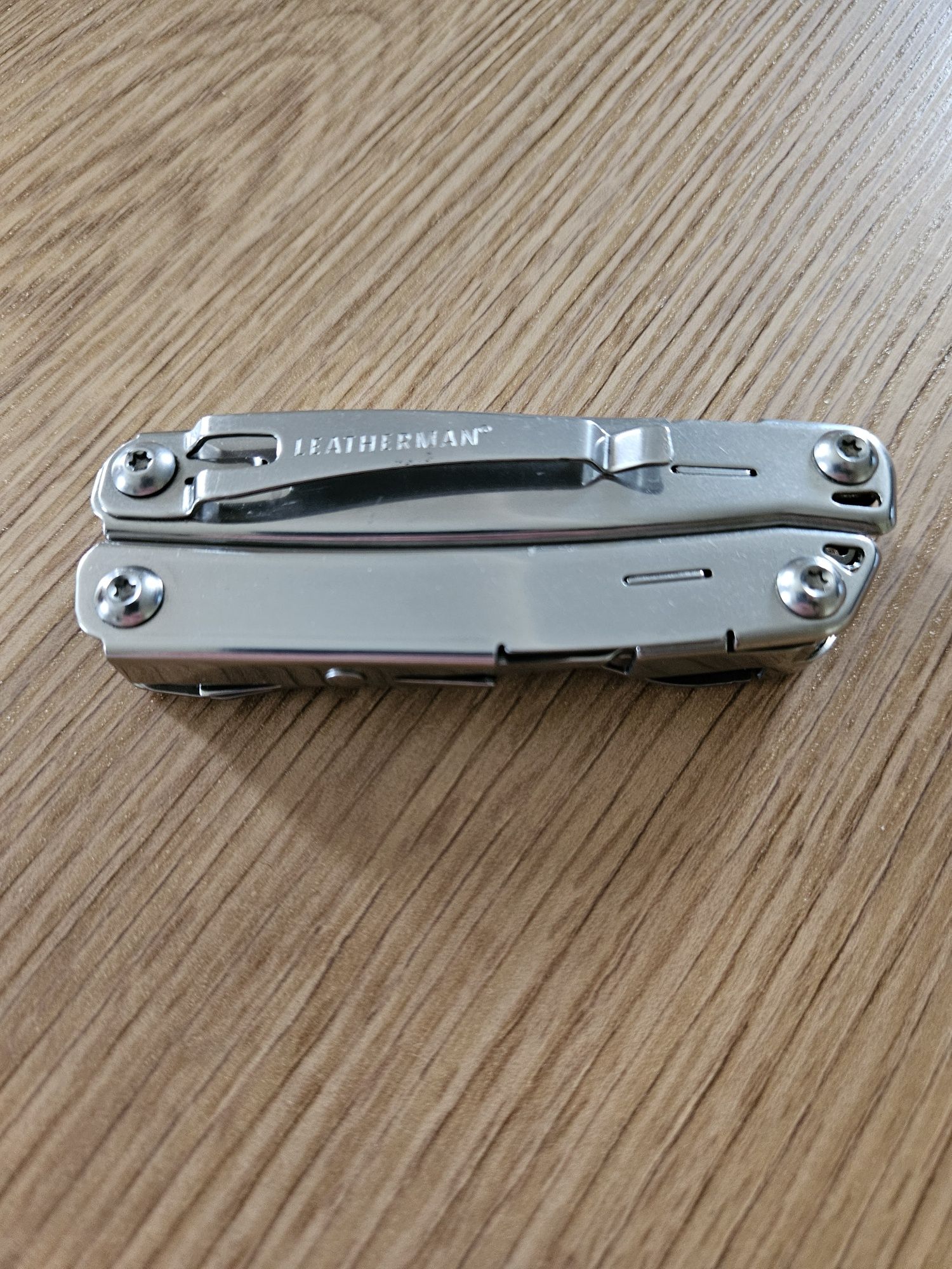 Multitool leatherman wingman