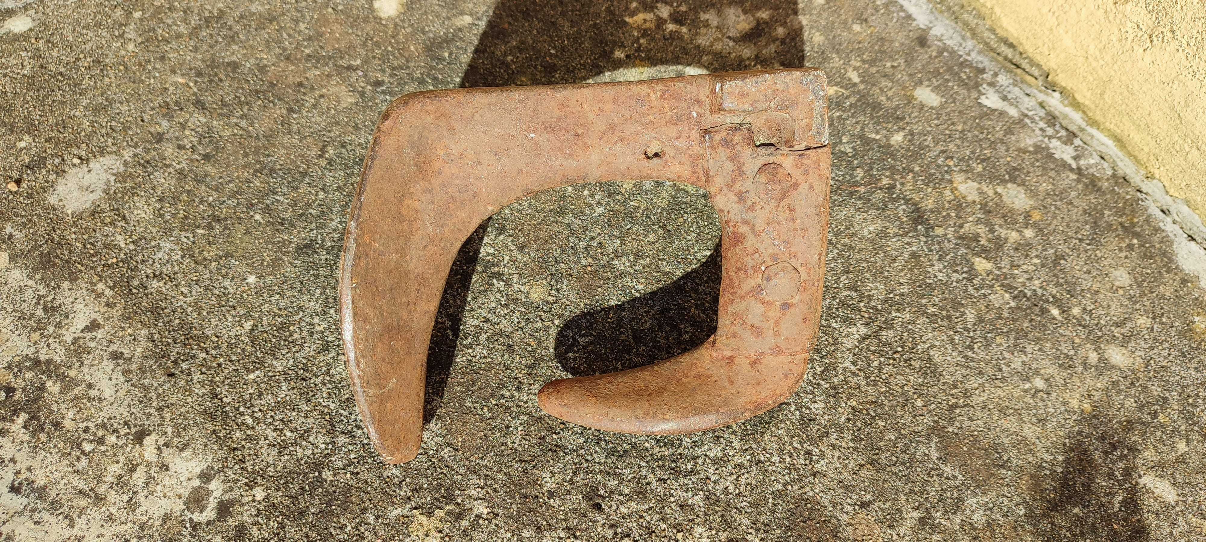 Bigorna / forma de sapateiro, em ferro.