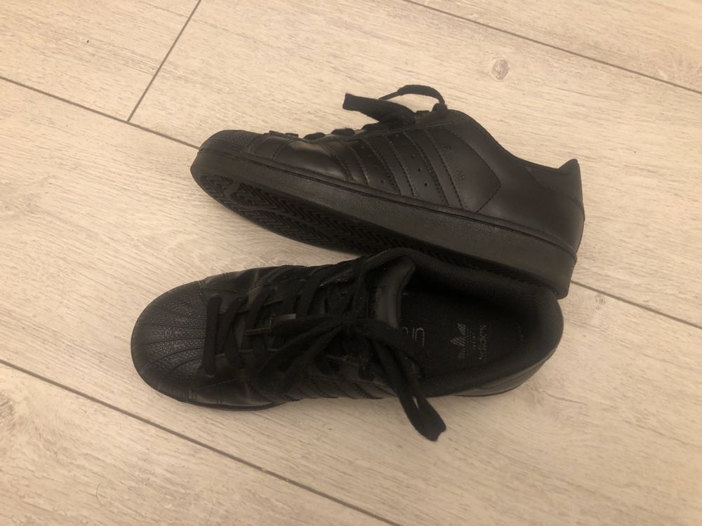 Buty Adidas superstar jak nowe.