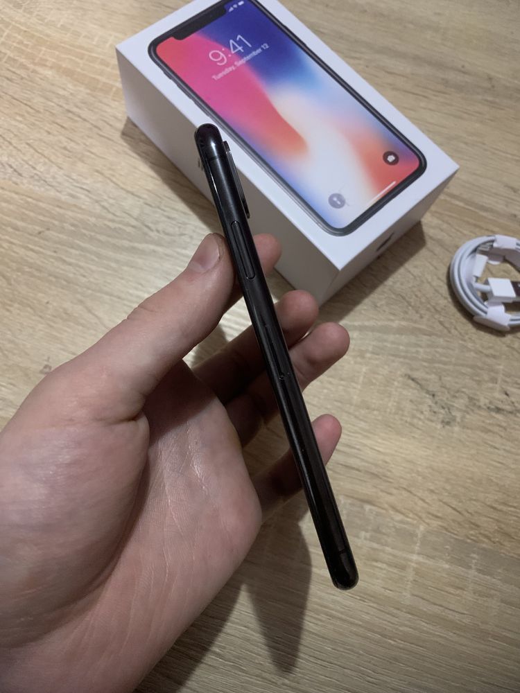 iPhone X 256 GB black все работает