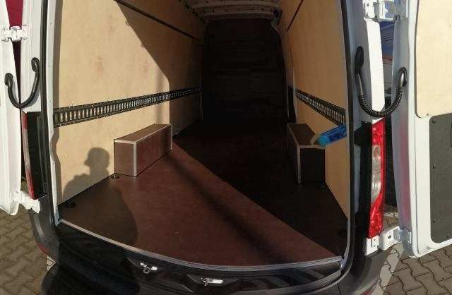 Mercedes Sprinter L2H2 TN Obicie wnętrza