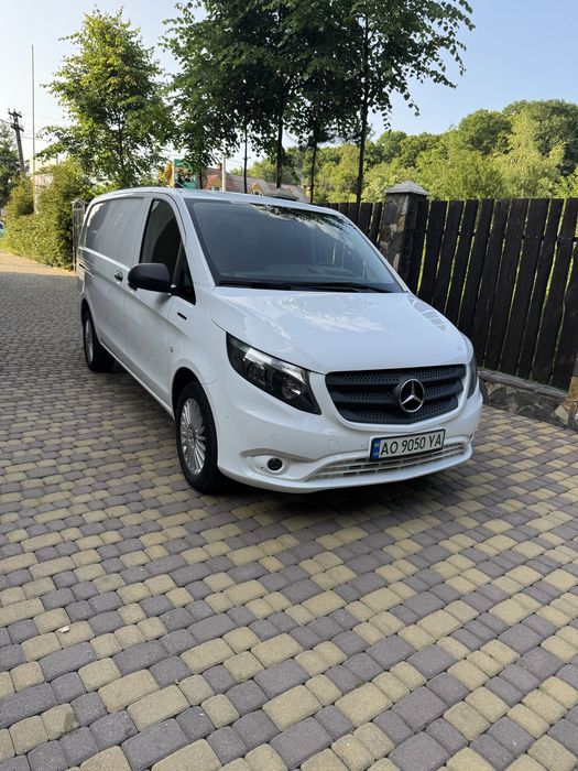 Mersedes-Bens E vito 2022