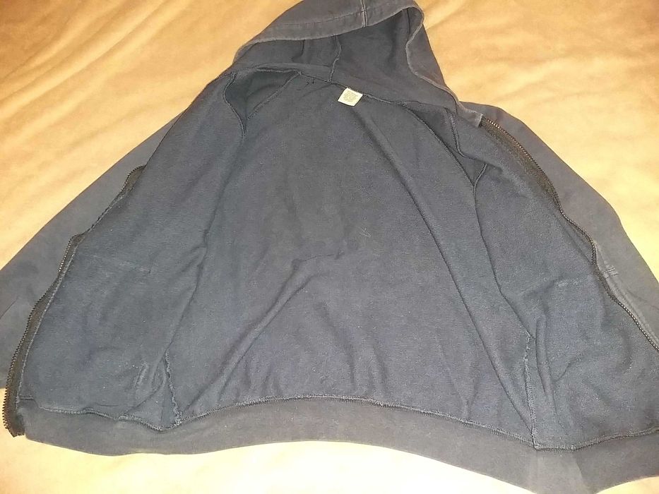 Bluza z nadrukiem na plecach
