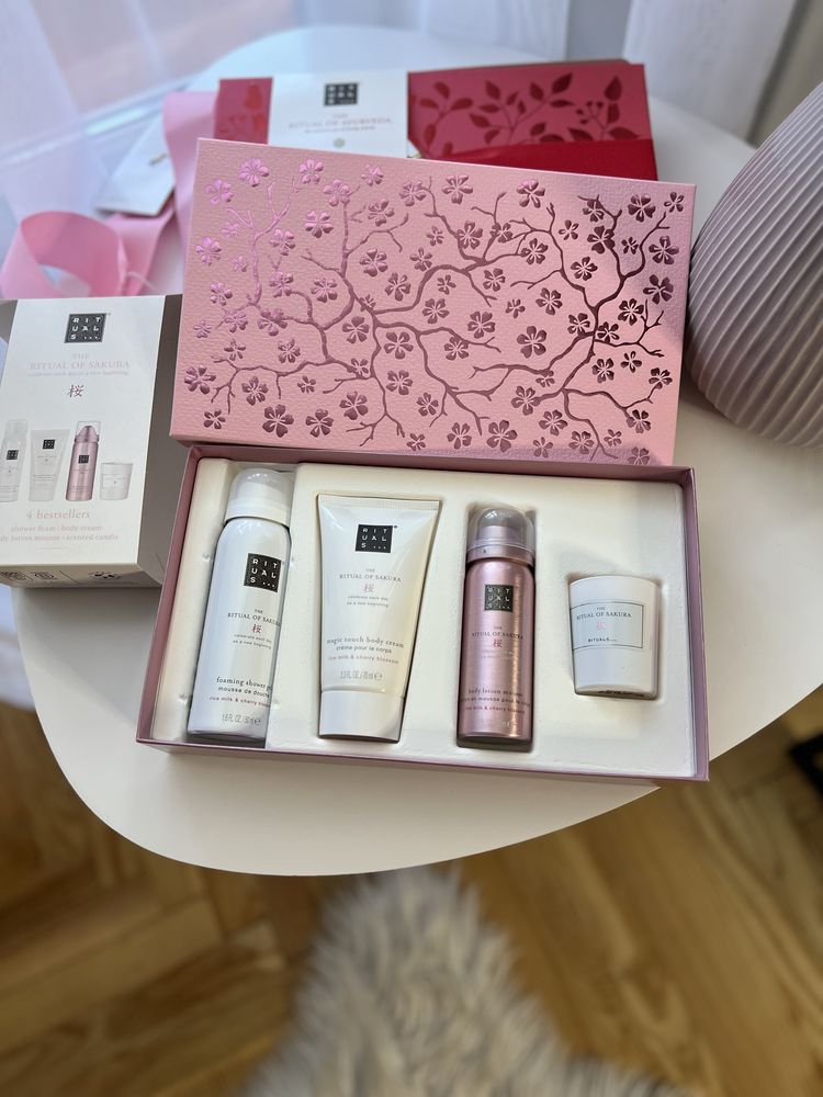 Жіночий подарунковий набір Rituals Sakura