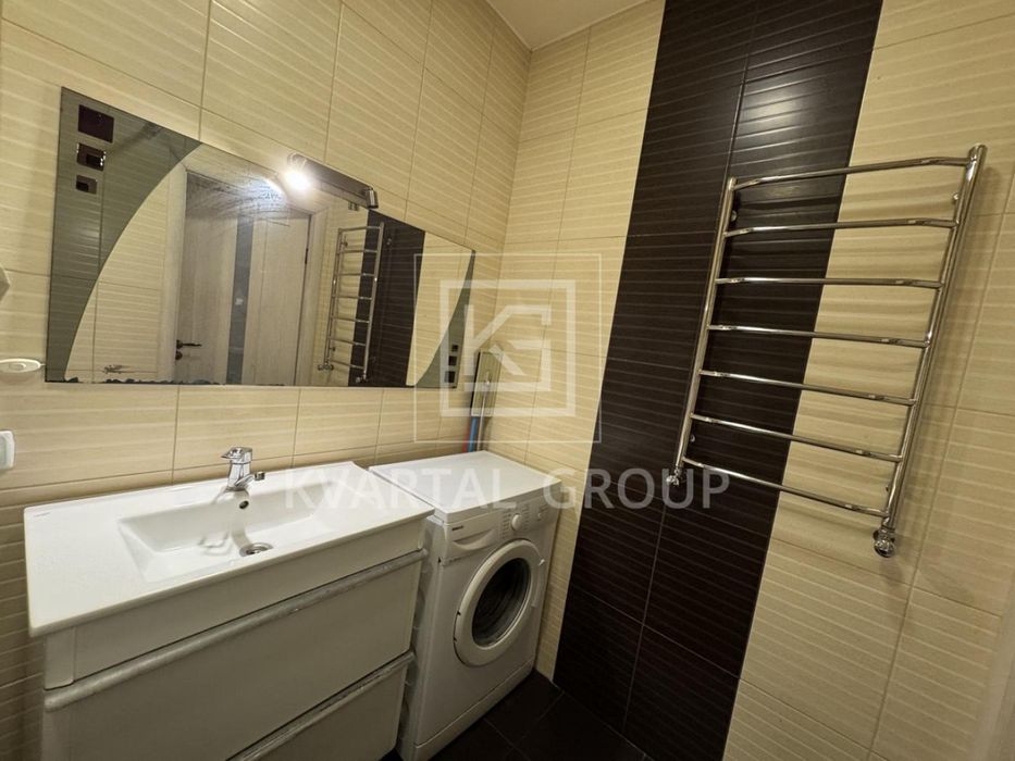 Велика однокімнатна з ремонтом, однушка з газом