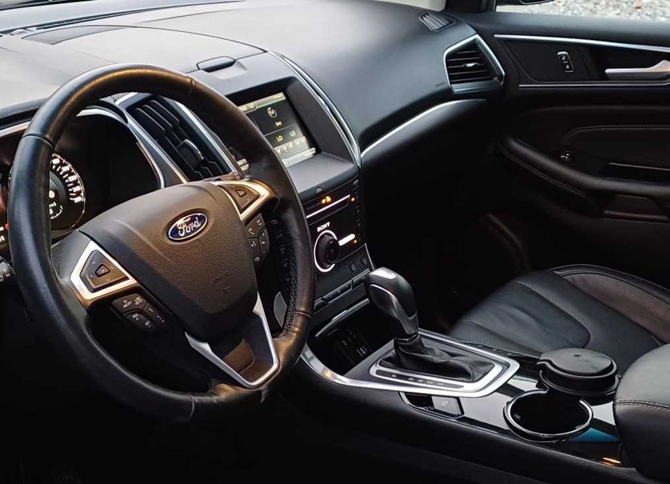Ford Edge Titanium