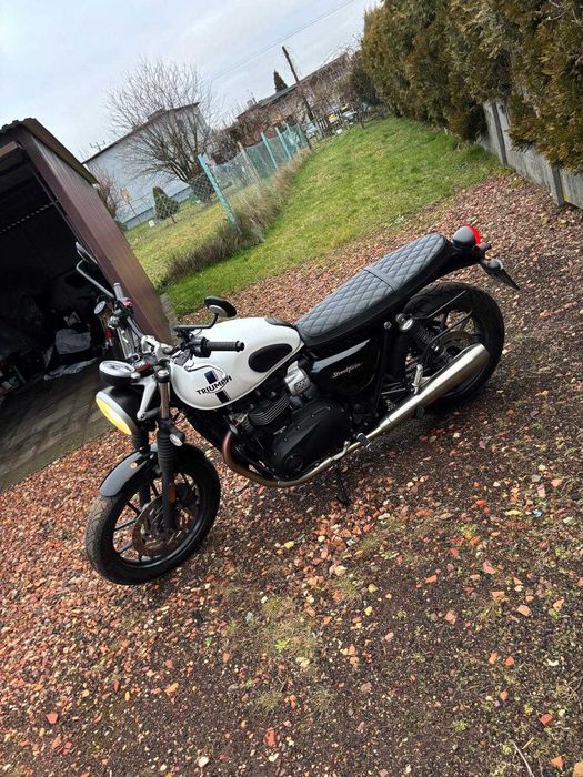 Triumph street twin 900
