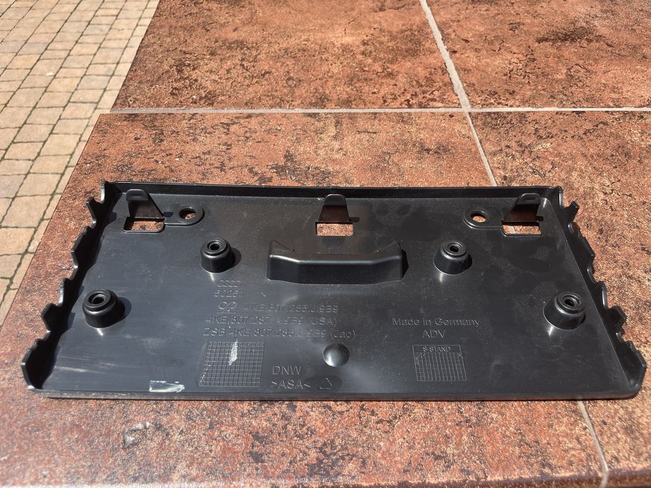 Продам подіум для номерного знака Ауді Q8 E Tron