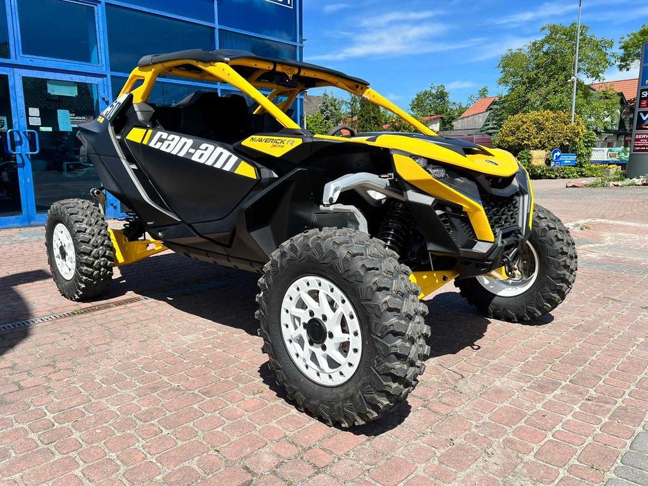 Can-Am Maverick R  240km - Faktura Vat 23%