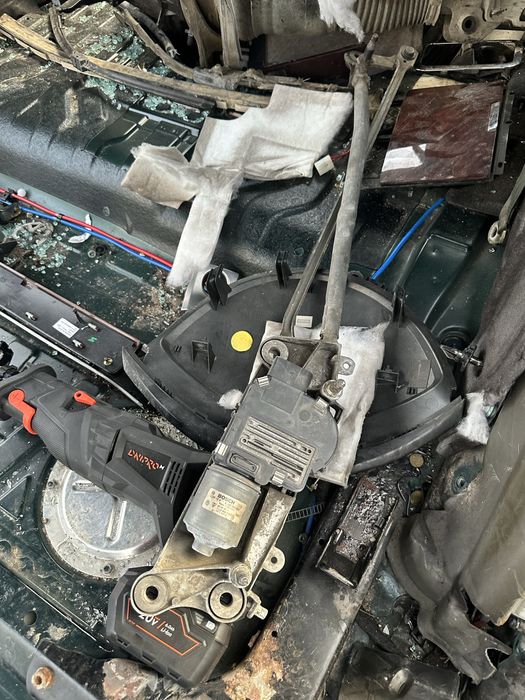 Моторчик двірників Touareg caen