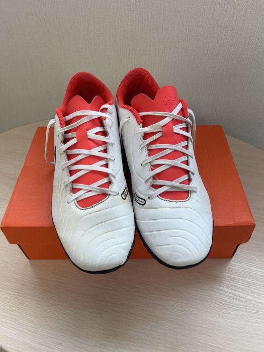Оригінальні сороконіжки футзалки Nike Tiempo 46 розмір 30 см копи найк