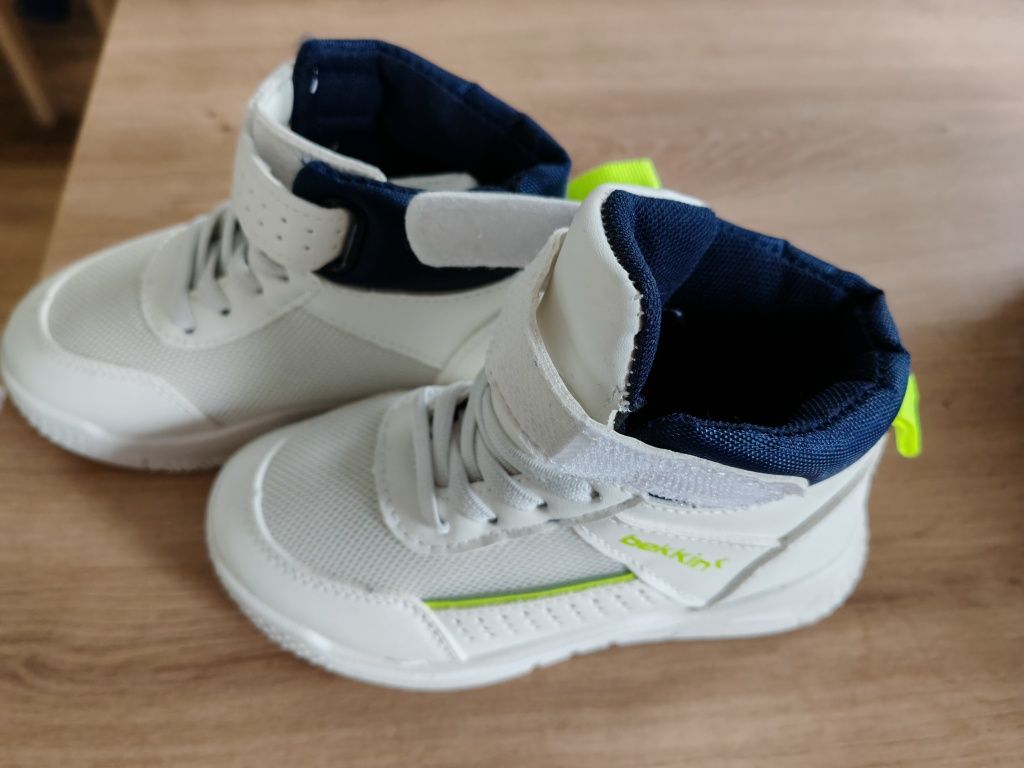 Sprzedam nowe buty dla dziecka rozmiar 27