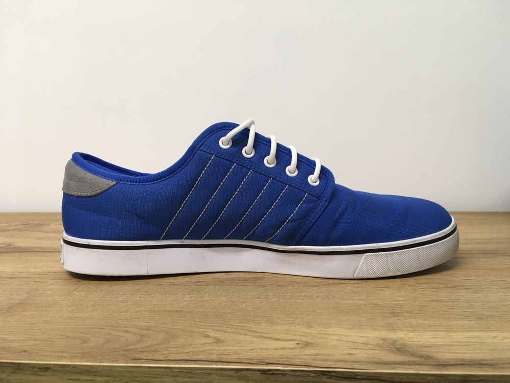 Оригінальні кросівки Adidas 46 р.