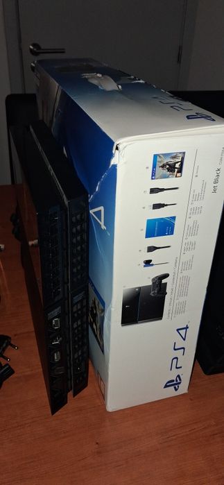 PlayStation 4 Fat – 500GB • Completa • Excelente Funcionamento • Caixa