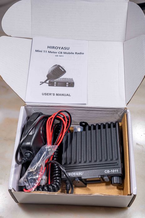 Radio CB de 8W com 40 canais em AM e FM.