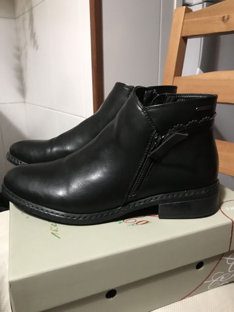 Vende se botas 39