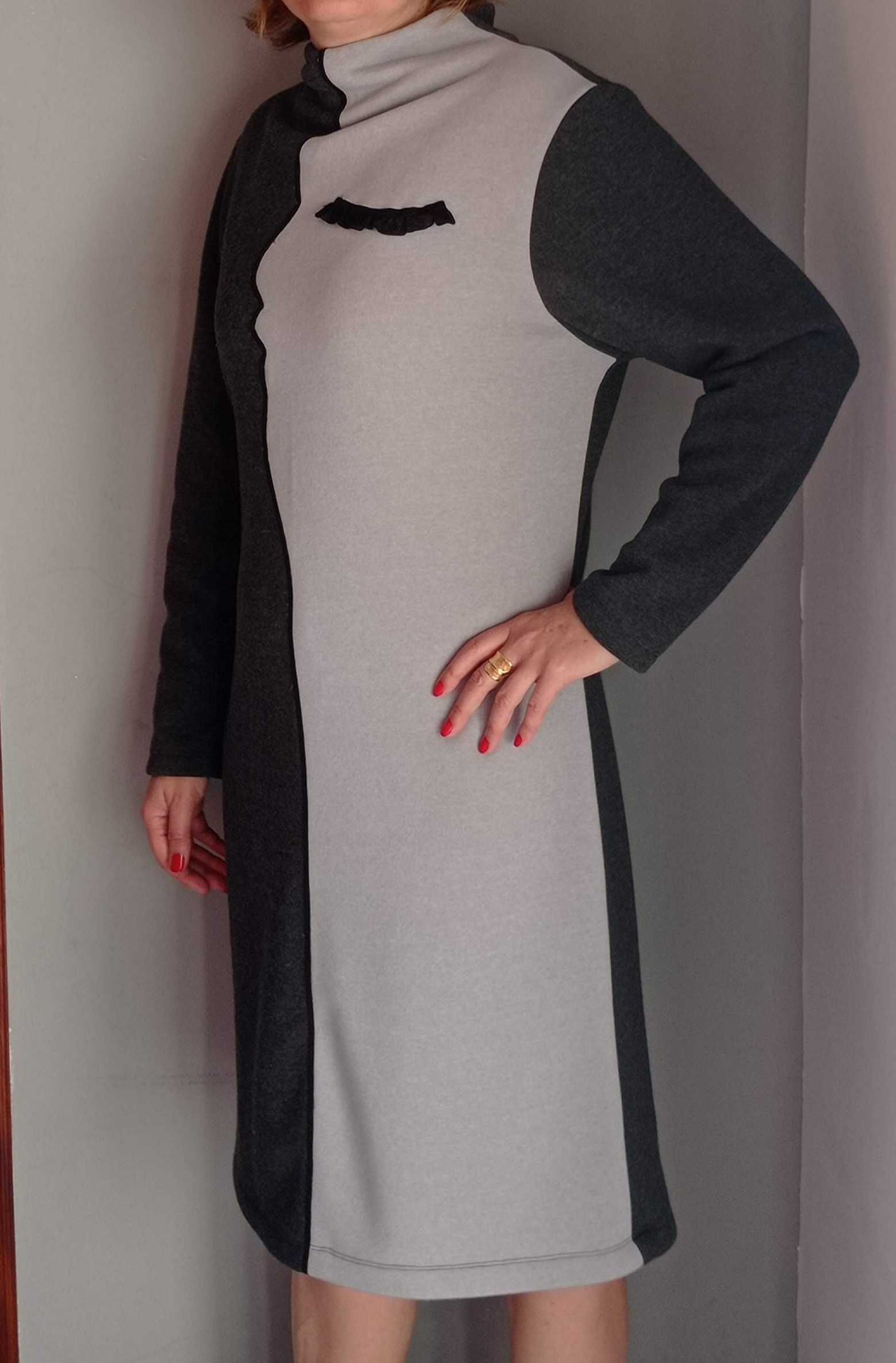 Vestido de Inverno original novo bicolor com "rosto" feminino