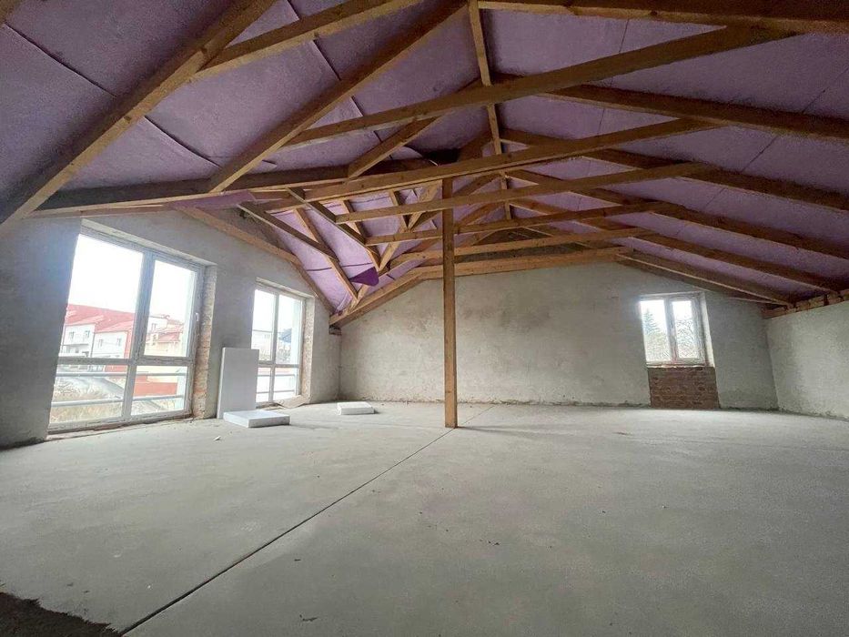 Продаж котеджу біля Подолян,  комунікації підключено