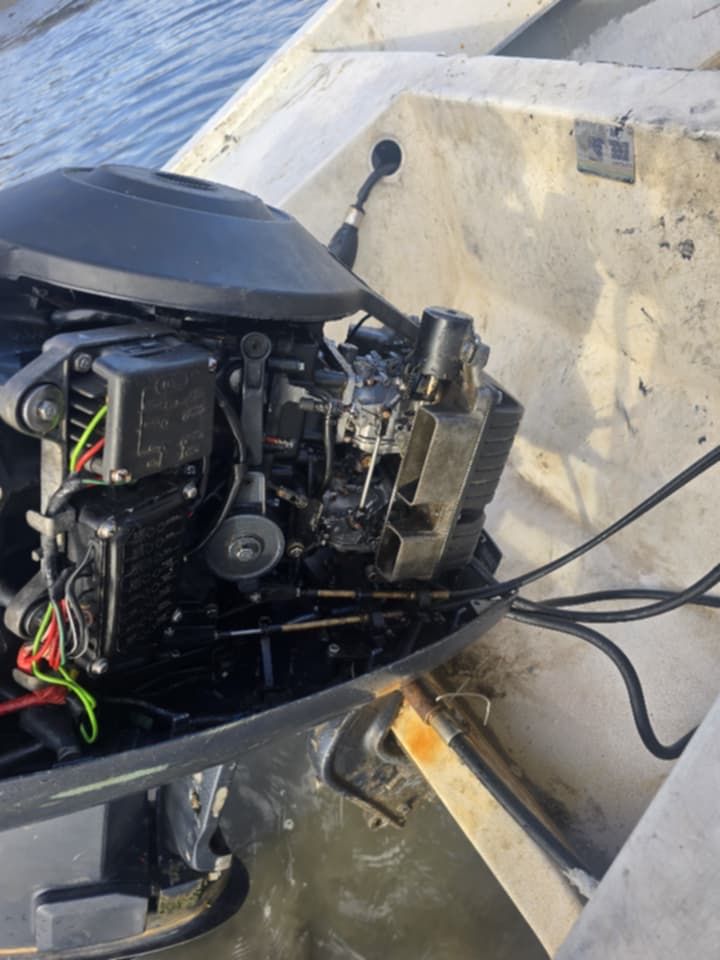 Vendo barco riamar com motor yamaha 115cv V4 2 tempos