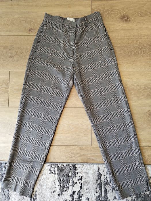 Spodnie w kratkę