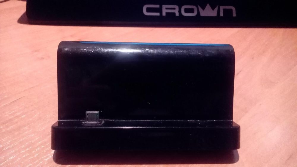 Зарядка + підставка Paserro для HTC ( MicroUSB)