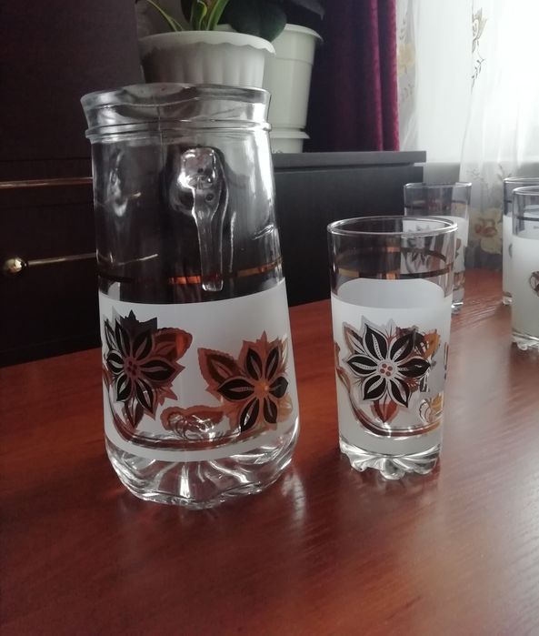 Винтаж набор кувшин и стаканы