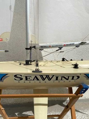 Barco à vela de rc kyosho seawind -modelismo náutico.