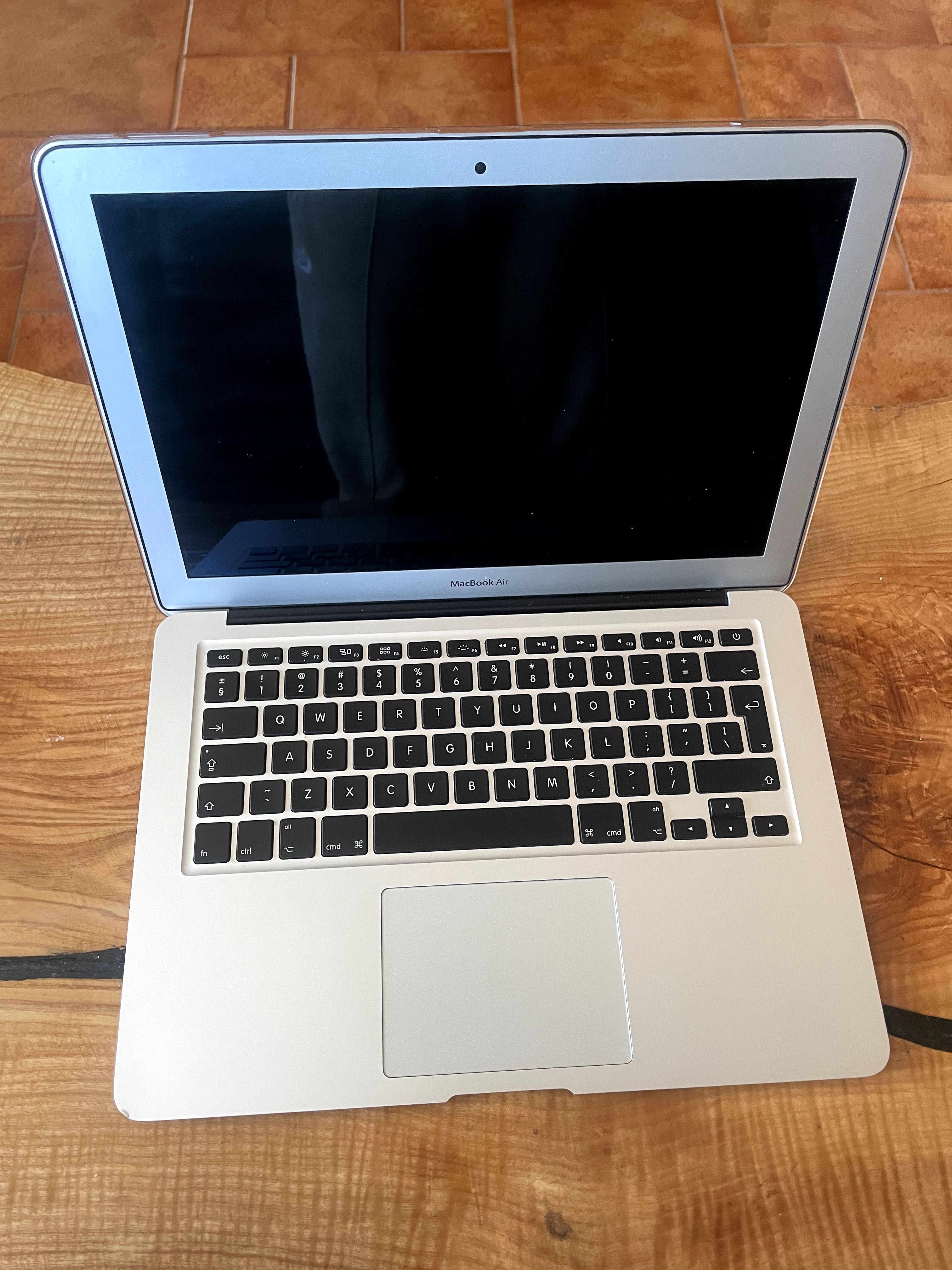 MacBook Air 13” (Early 2015) | i5 | 8GB RAM | 128GB SSD | Okazja!