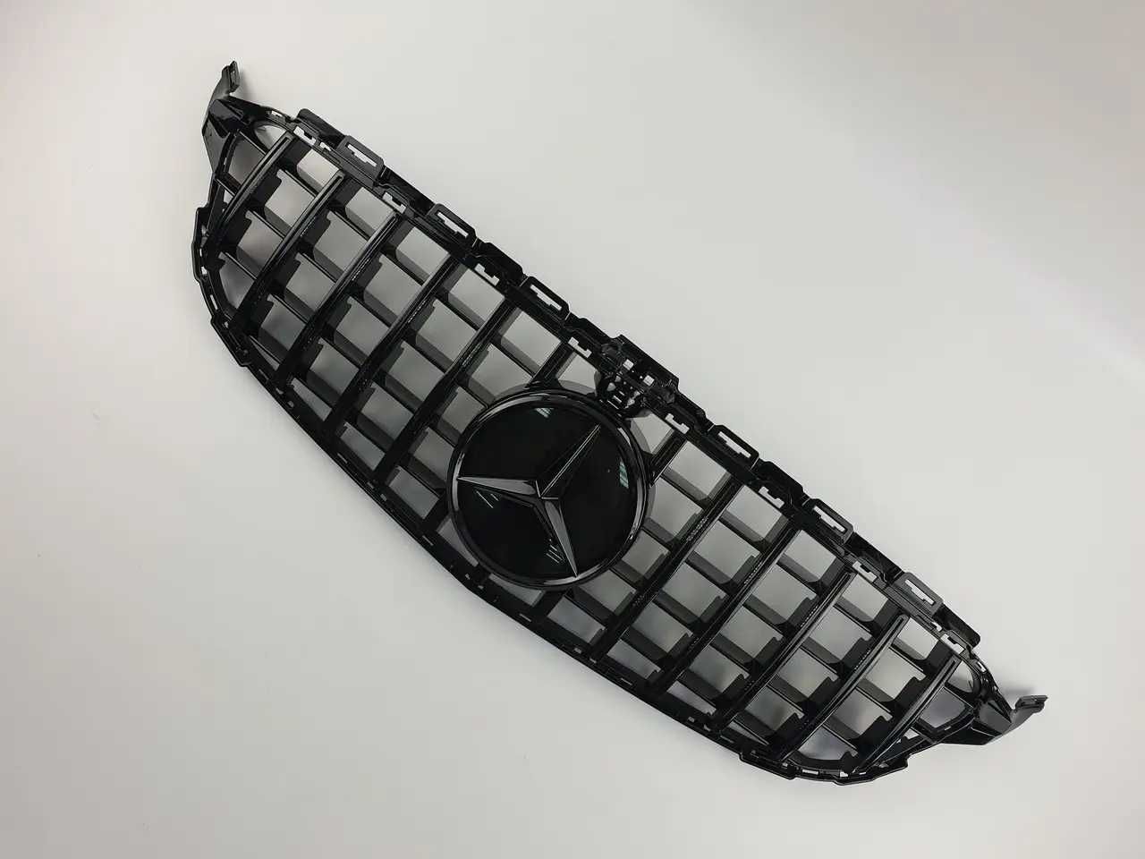 Решетка mercedes C W205 2019-2021год.GTстиль ( Black) с камерой
