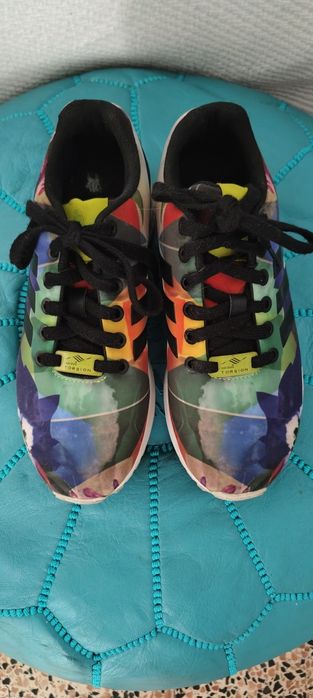 Tênis bicolores Adidas