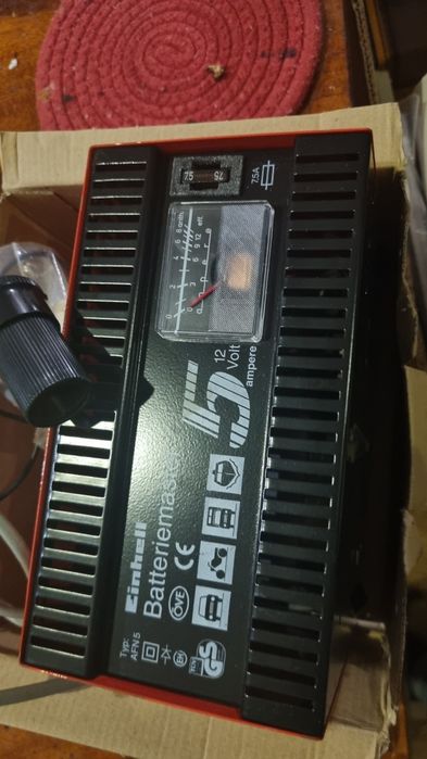 Prostownik akumulatorowy Einhell 5A