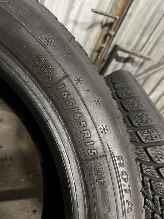 nr200 2 opony  zimowe używane Dunlop 165/65/15