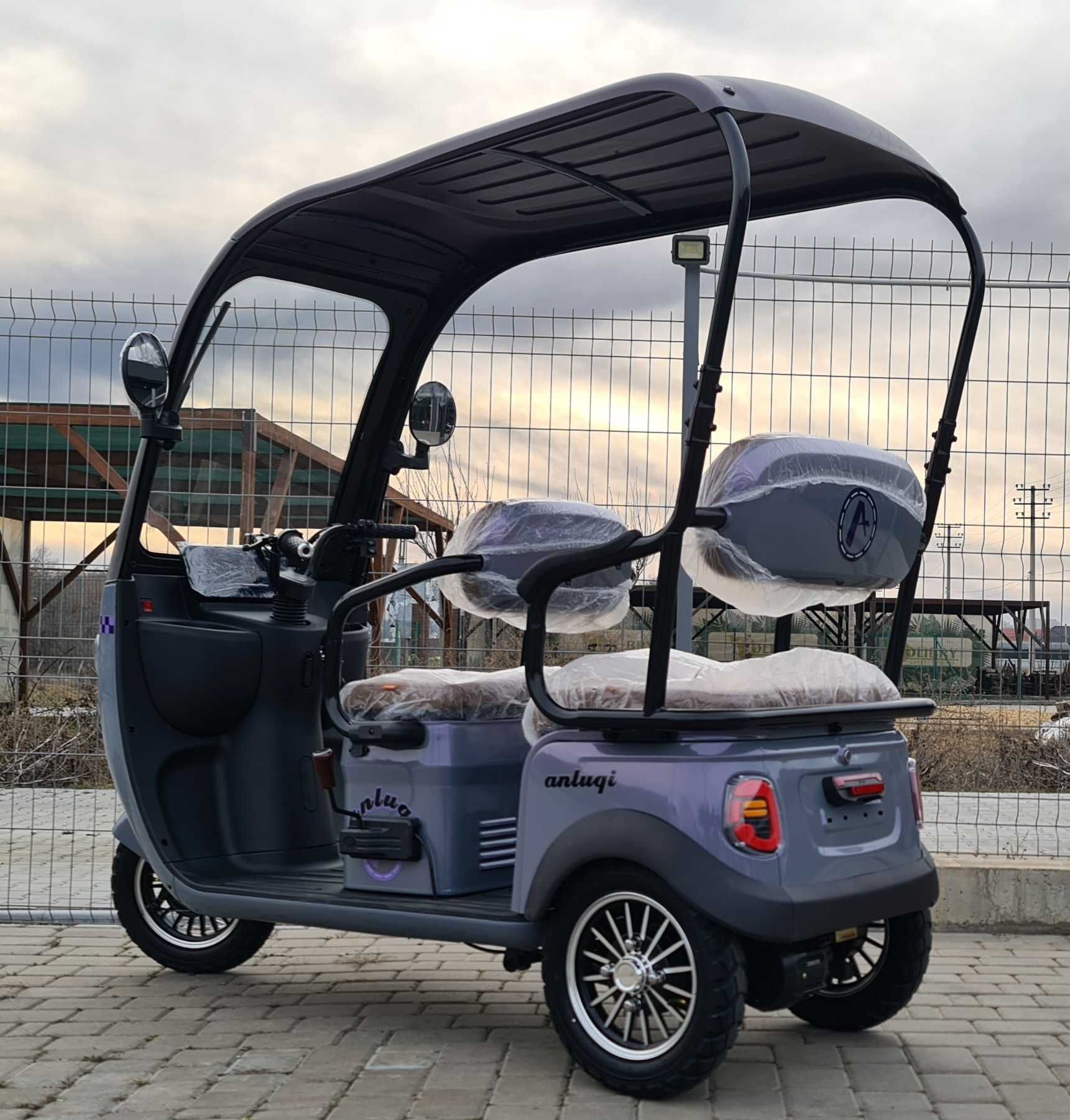 Скутер трехколесный электрический, трехместный 1000W