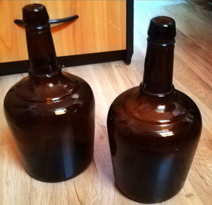 Sprzedam dwie stare butelki