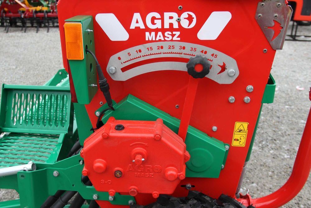 Siewnik zbożowy do zboża Agro-Masz 2,5; 2,7; 3,0 m stopkowy
