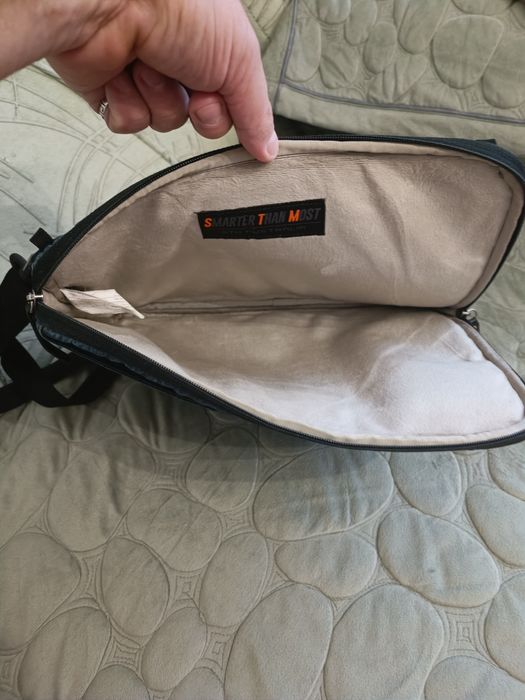 Сумка - чехол STM Australia для нетбука, планшета, документов.