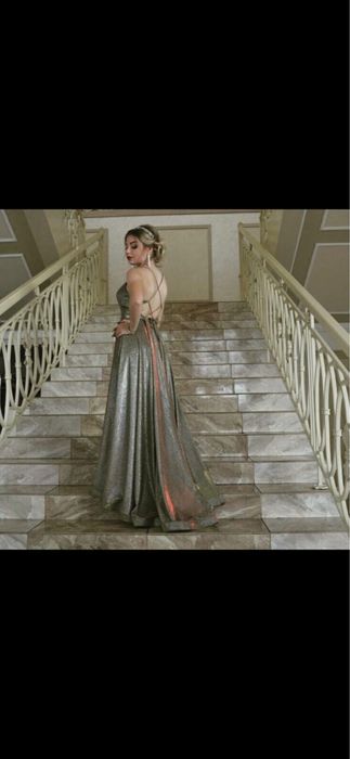 Вечірня елегантна сукня