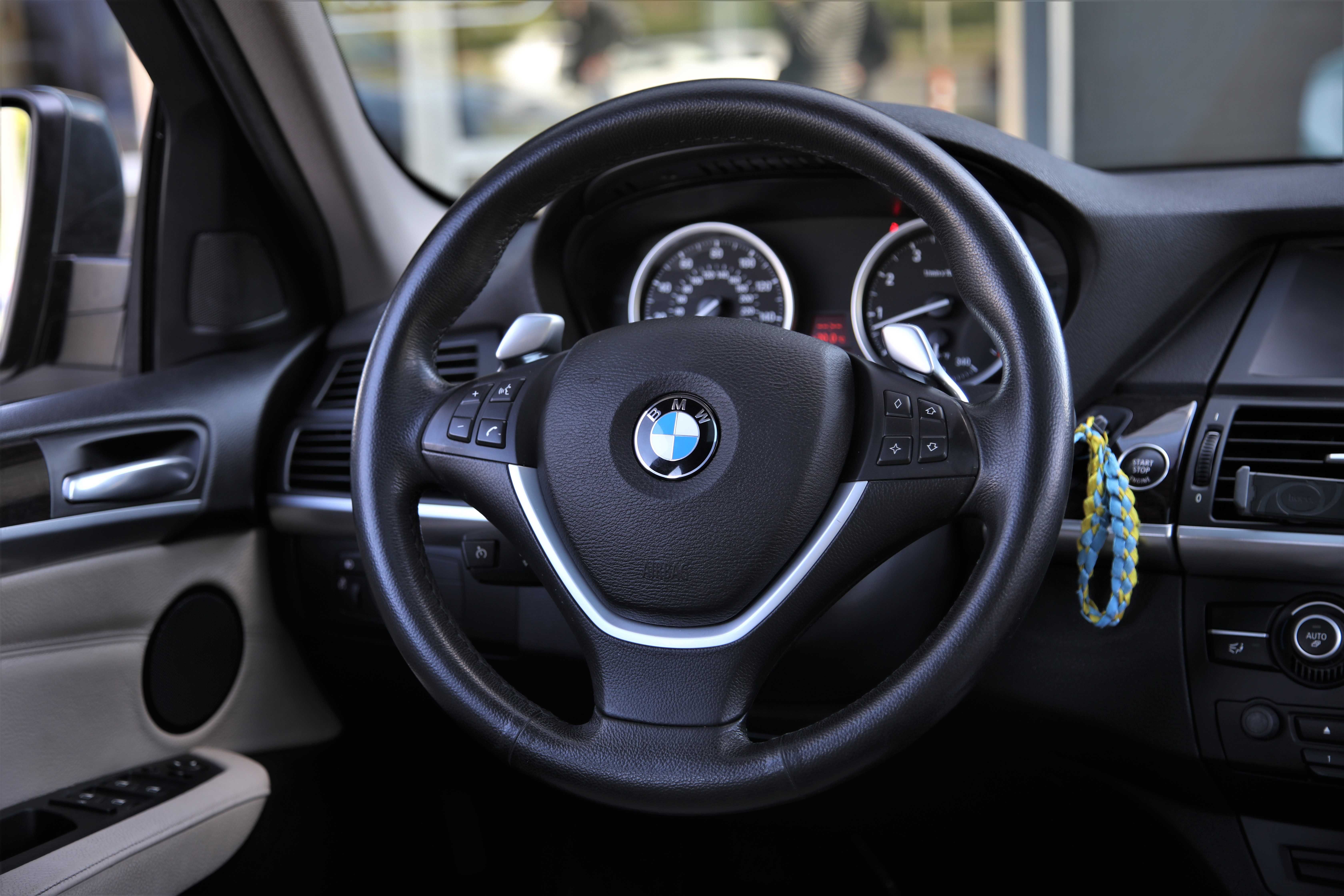 Офіційний BMW X6 2008 року